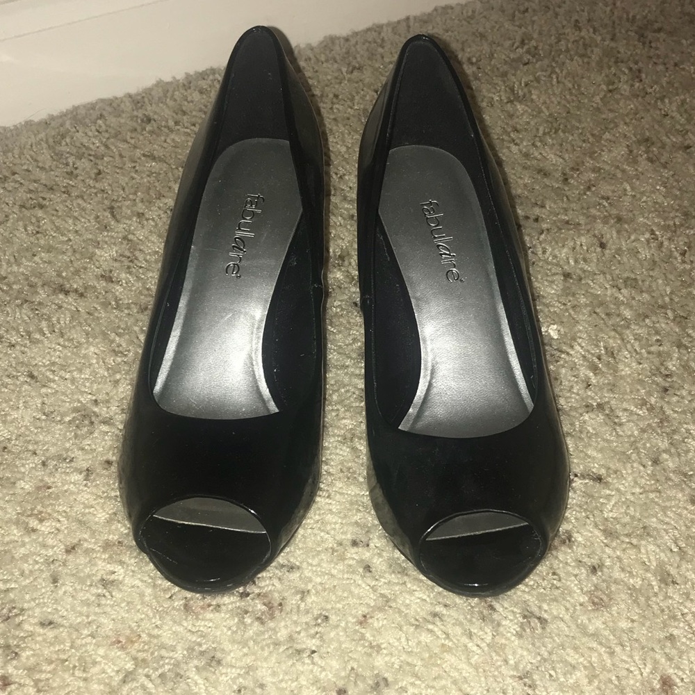 Black wedge heels